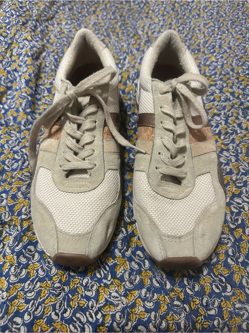 Gola sneakers